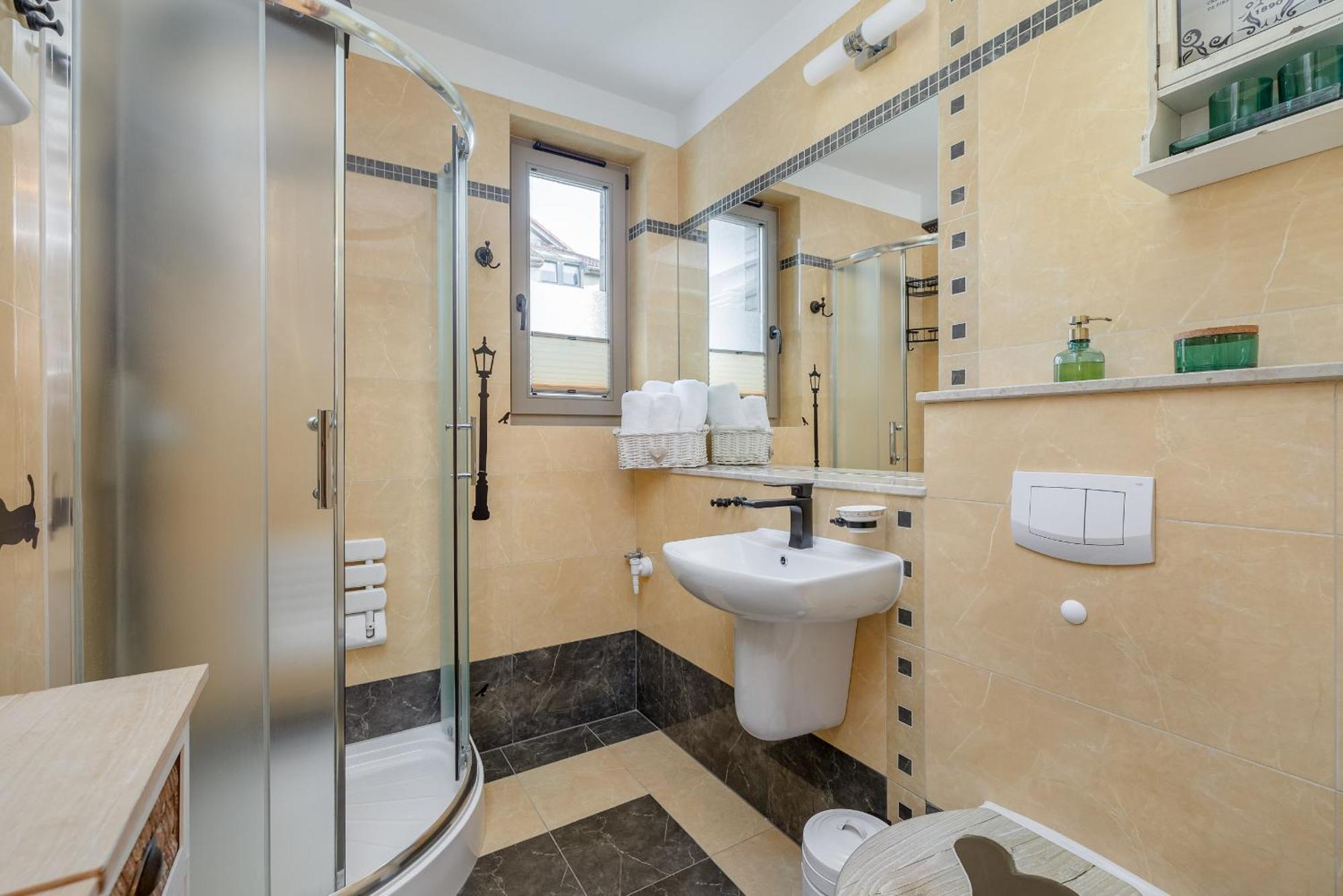 Exceptional 550 M From The By Renters *